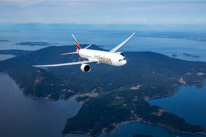 Which airlines offer flights to Vietnam? 